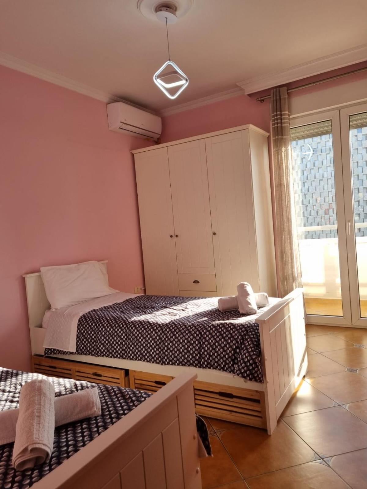 Sandra'S Apartment In Tirana Center 外观 照片